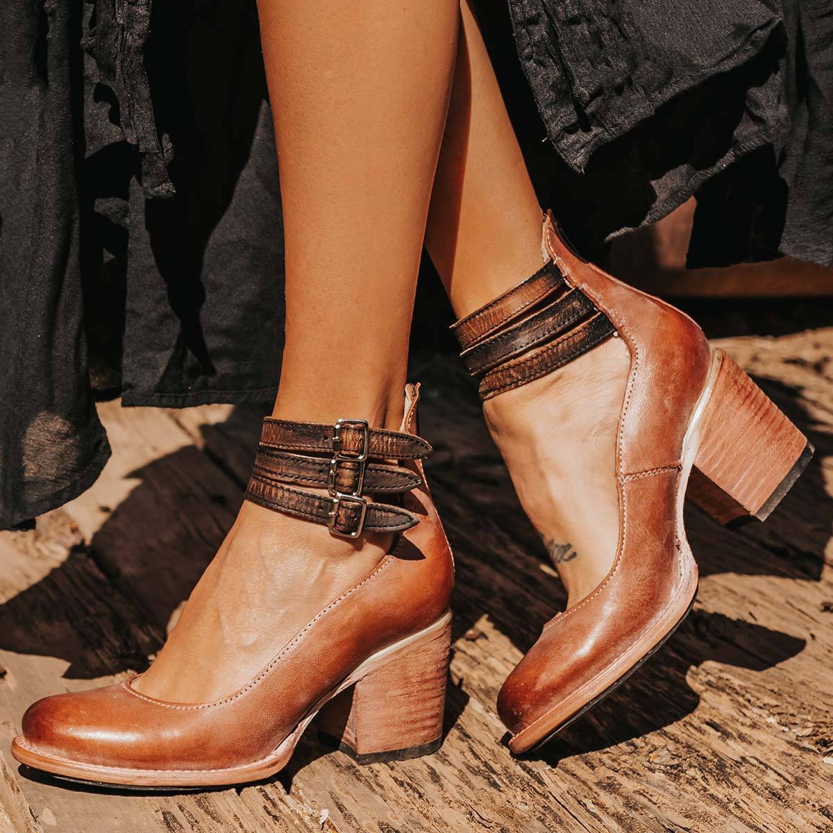 Nóra – bőr blokksarkú pumps bokapánttal