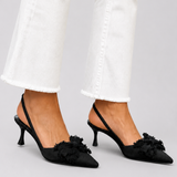 Klarissza – virágdíszes slingback körömcipő