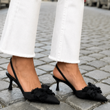 Klarissza – virágdíszes slingback körömcipő