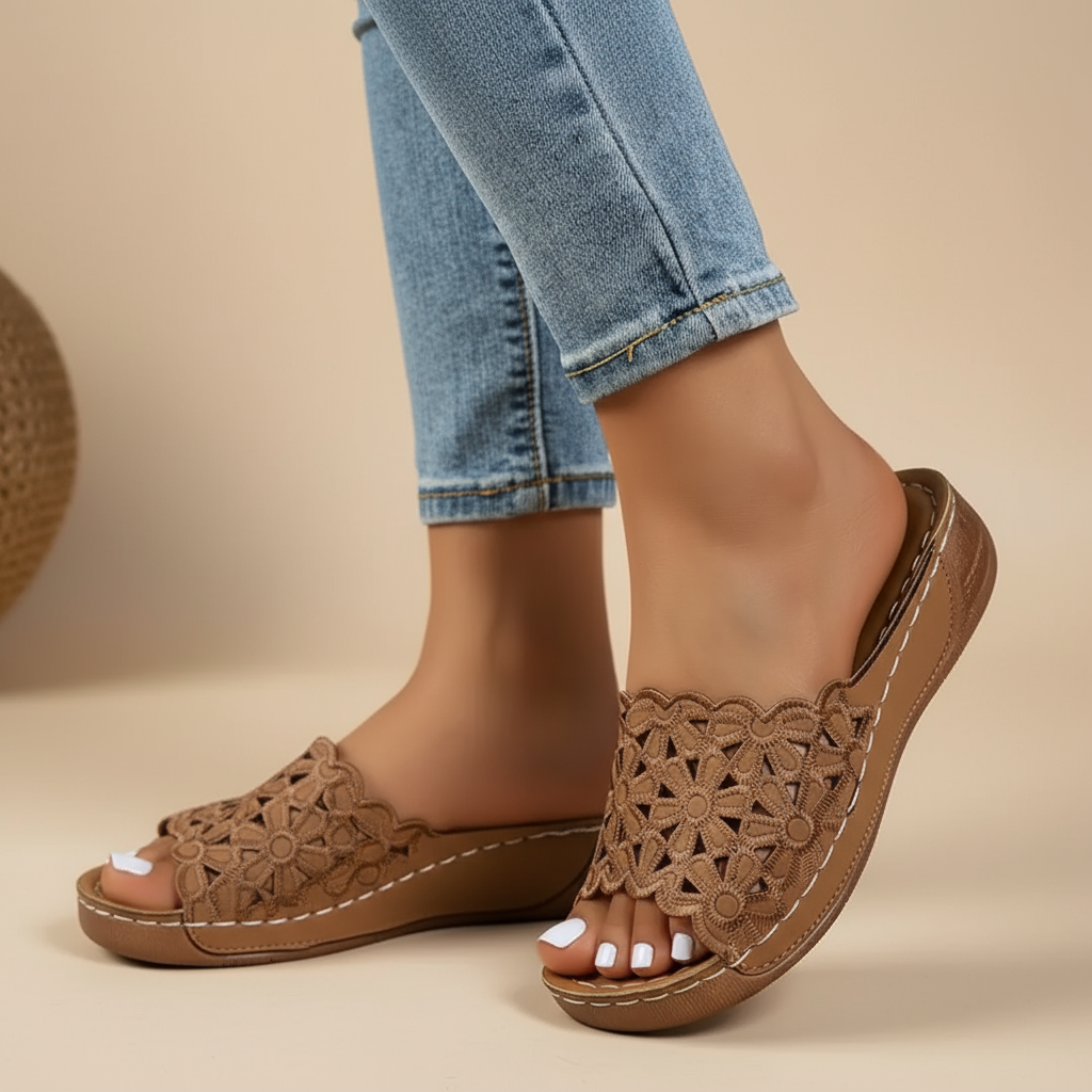 Emőke – virágos kivágású ergonomikus szandál