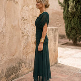 Orsolya – elegáns midi ruha V-kivágással