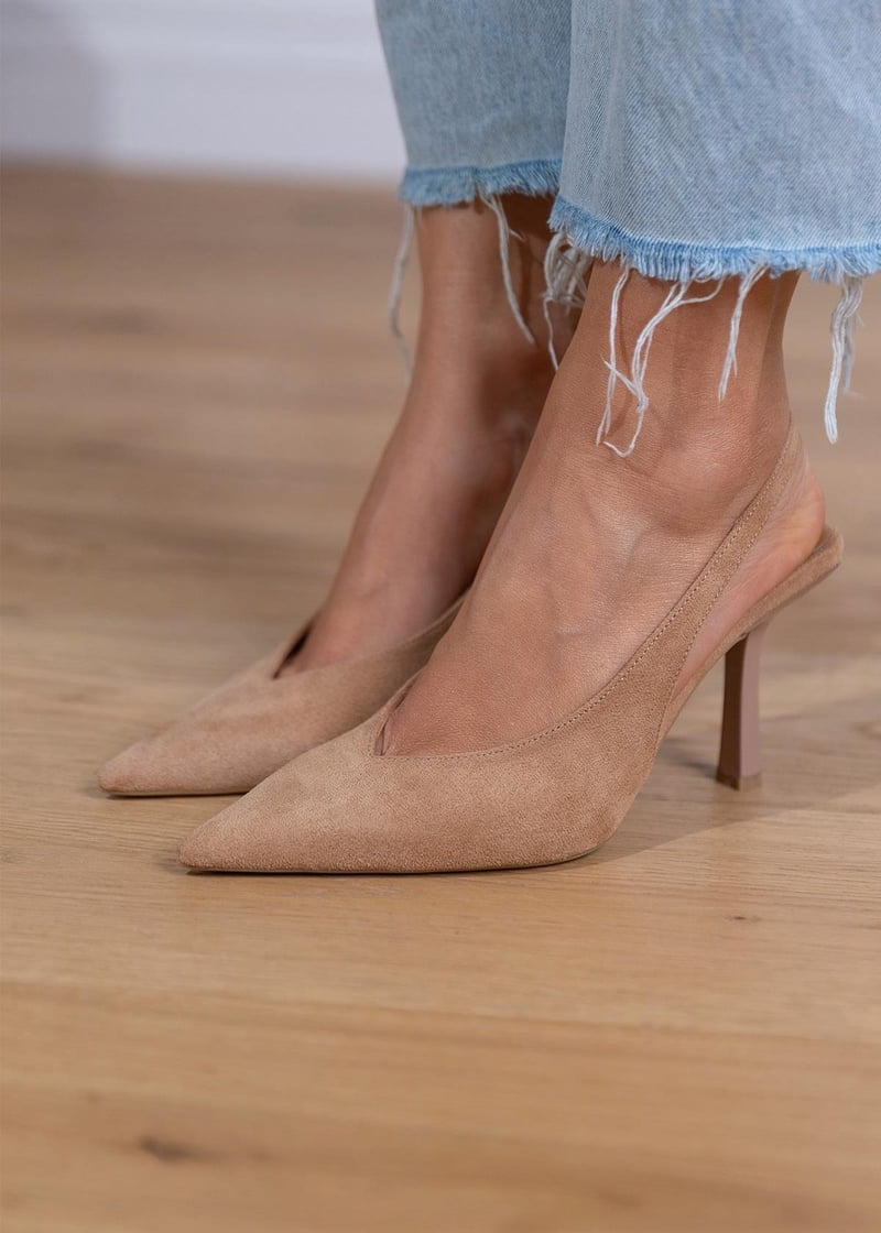 Adrienn – hegyes orrú slingback tűsarkú